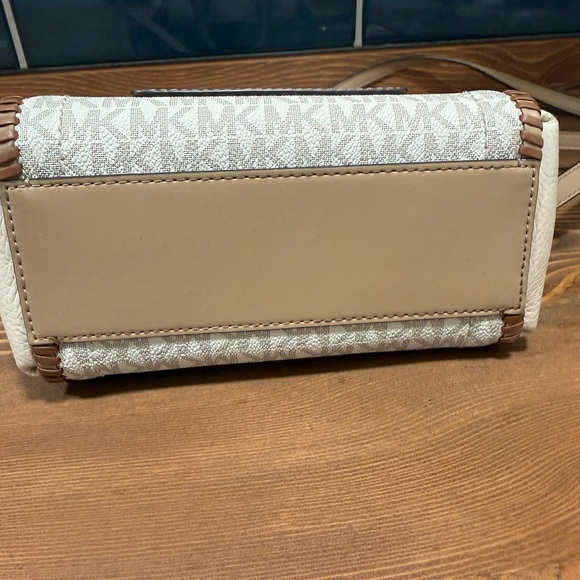 Michael Kors Cream and Tan Signature Small Satchel & little wallet - Picture 9 of 12